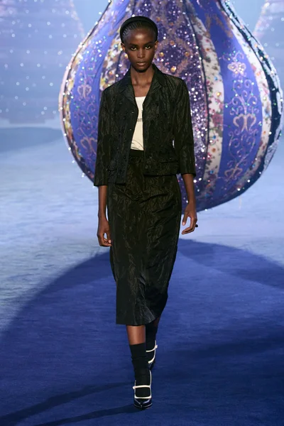Look 11